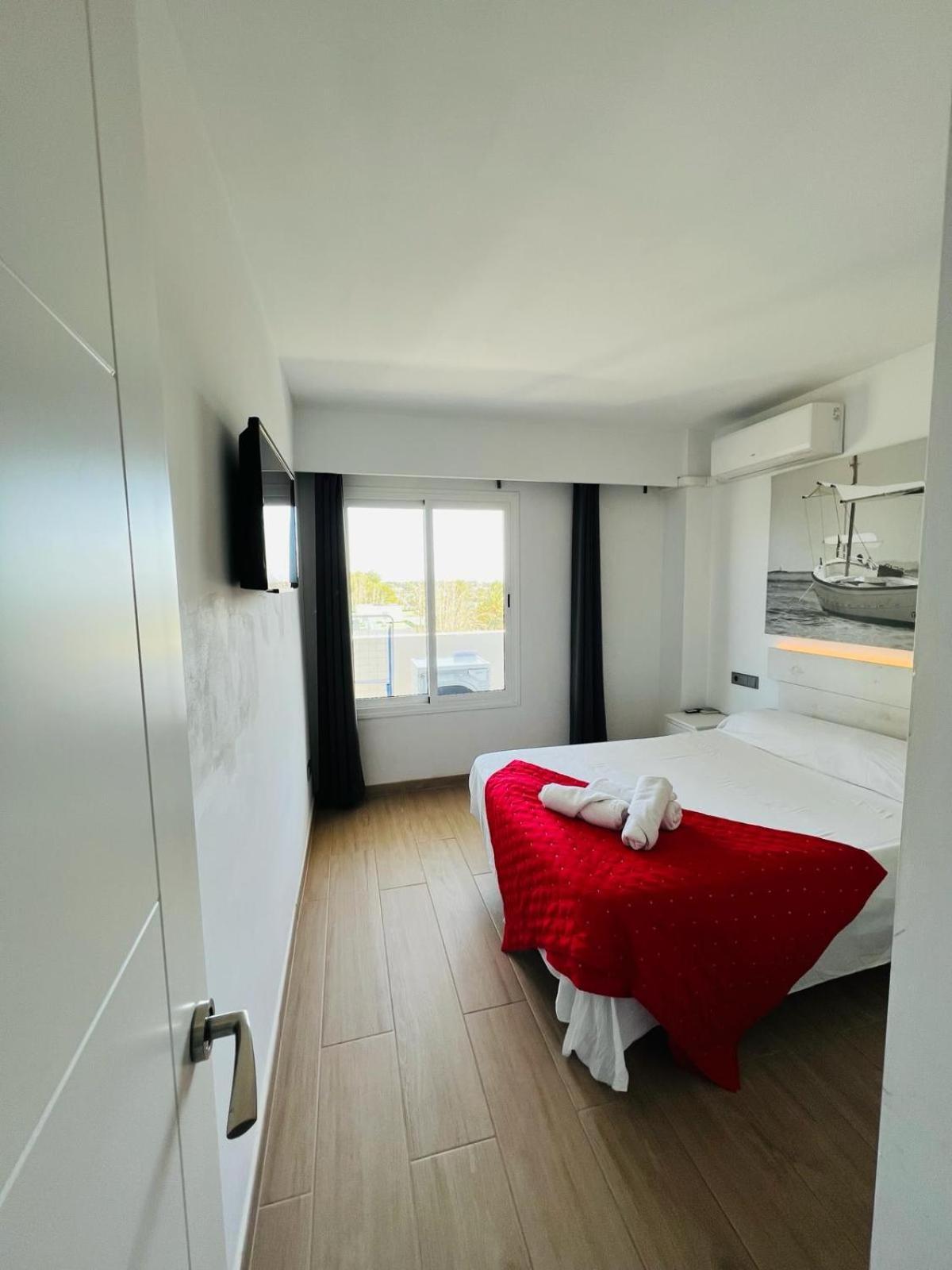Bright Apartment In Puerto Alcudia Port de Alcudia  Eksteriør billede