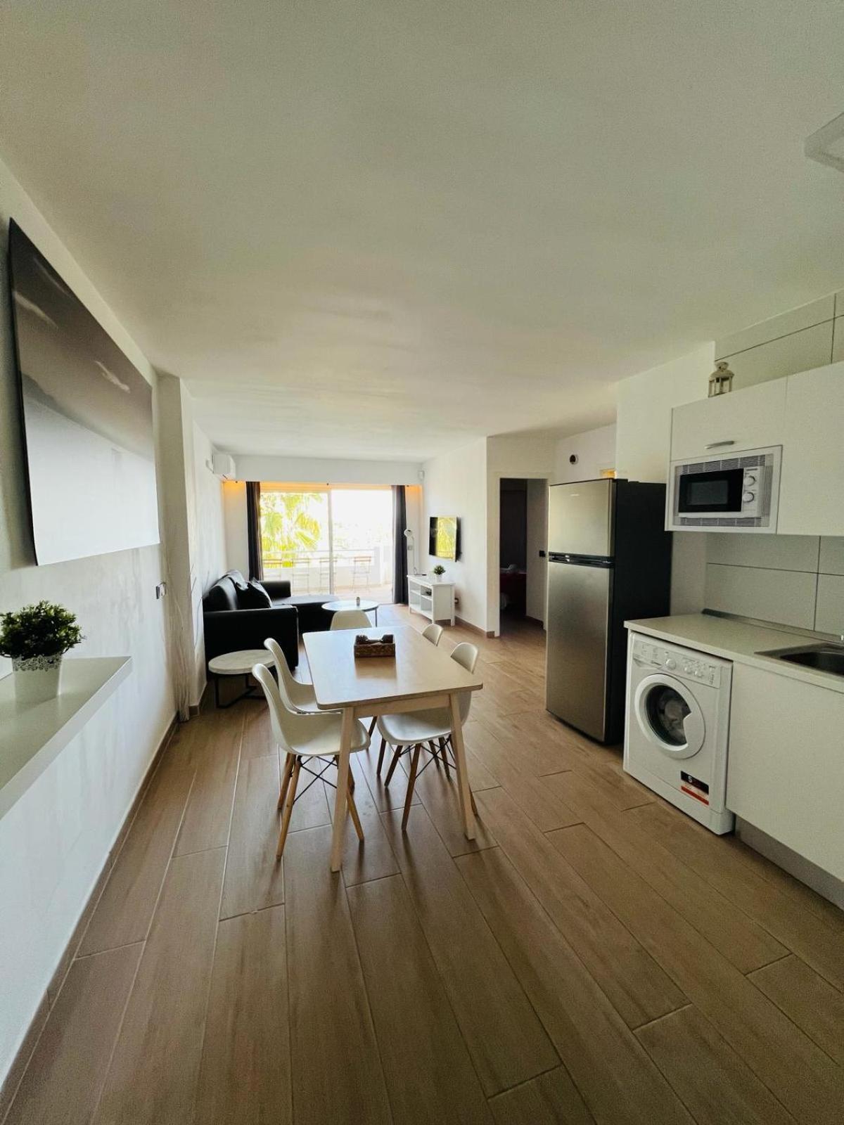 Bright Apartment In Puerto Alcudia Port de Alcudia  Eksteriør billede