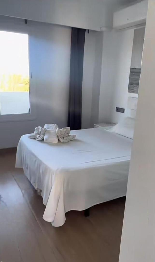 Bright Apartment In Puerto Alcudia Port de Alcudia  Eksteriør billede